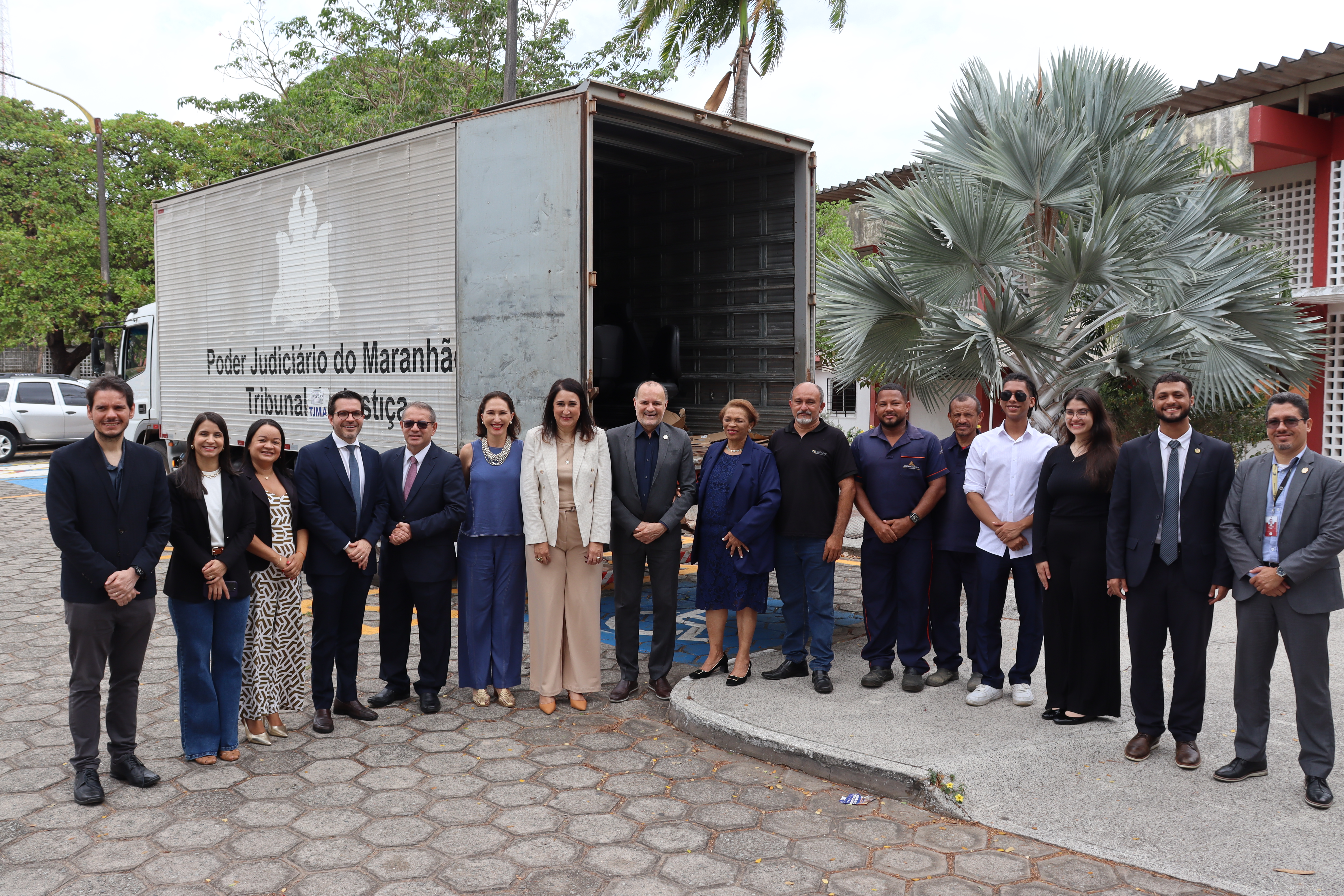 Parceria entre UFMA e TJMA beneficia estrutura universitária com mobiliários destinados ao curso de Direito