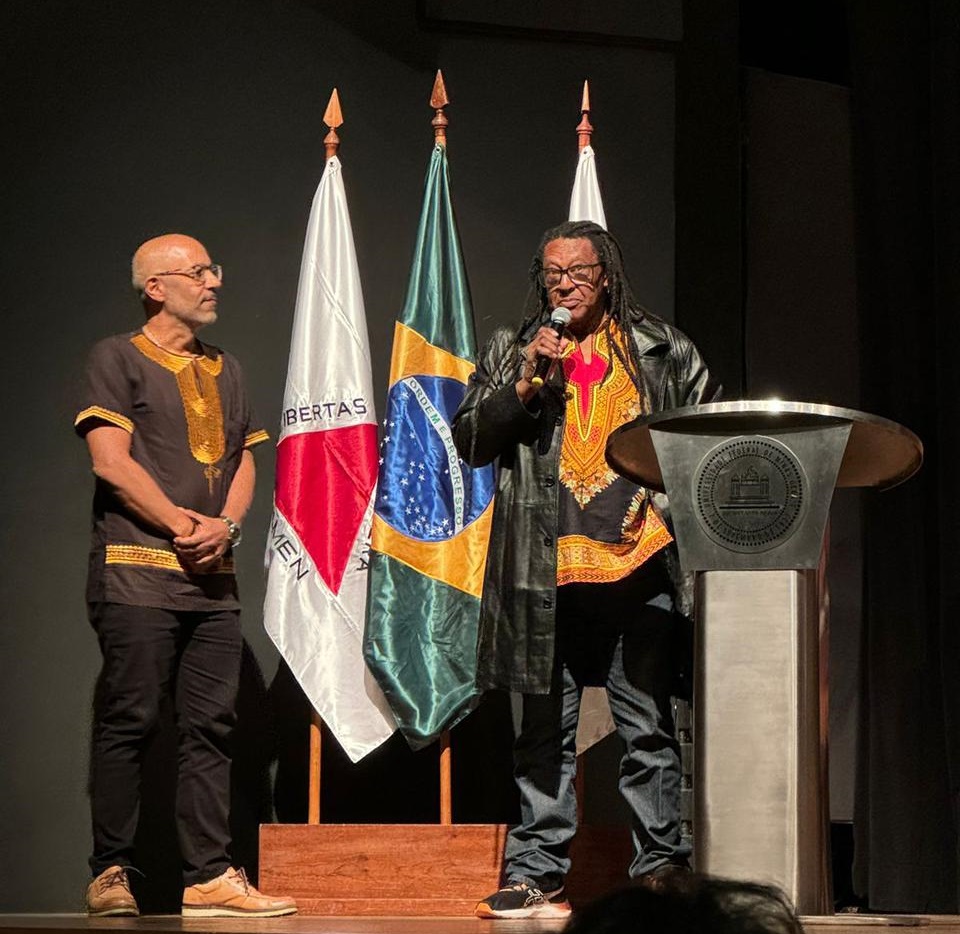 Professor da UFMA recebe a maior honraria da Antropologia brasileira, a medalha Roquette Pinto