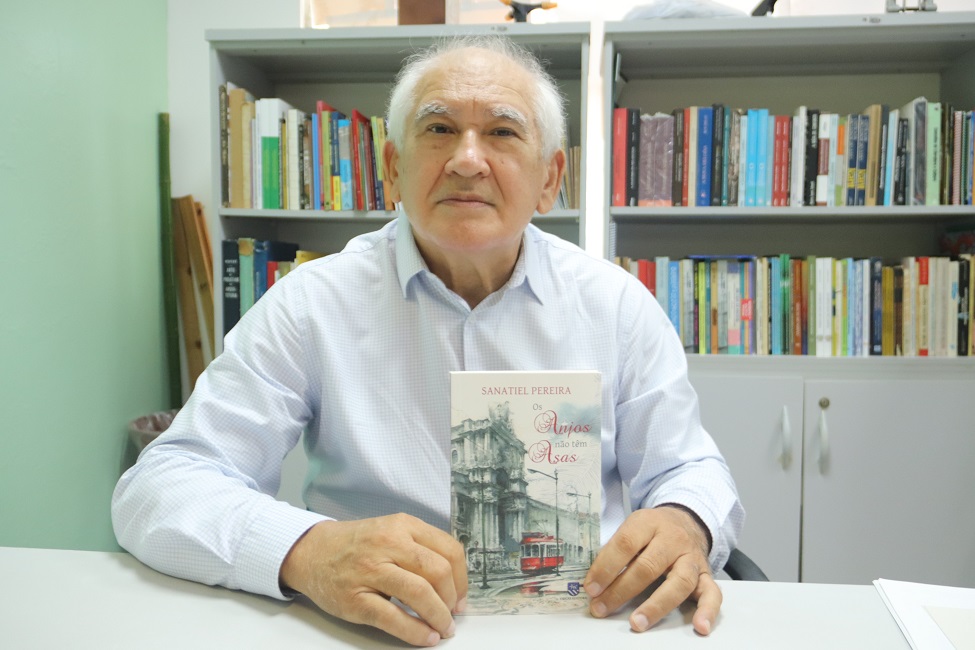 Professor do curso de Design realizará na sexta-feira, 27, o lançamento do livro ficcional “Os anjos não têm asas” (1).JPG