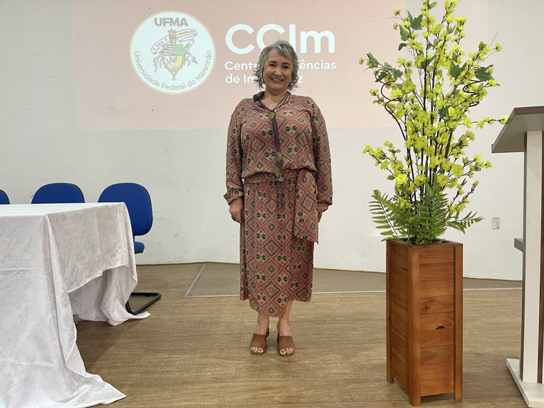 Professora Maria Tereza Bom-Fim Pereira, do Câmpus de Imperatriz, defende memorial e conquista o título de professora titular da UFMA