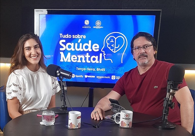 Programa da Rádio Universidade FM recebe Psicóloga que explica "peso" do termo "depressão pós-parto"