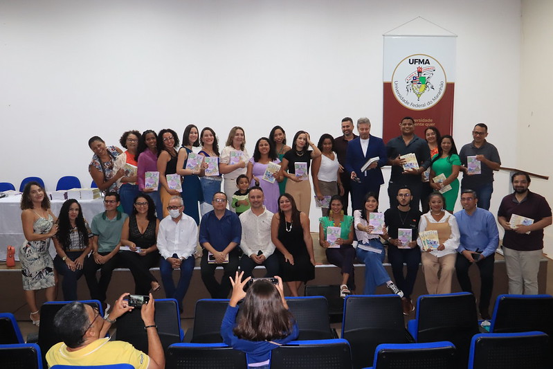 Programa de mestrado em Educação do Centro de Ciências de Imperatriz lança livro com artigos produzidos pelos estudantes (3).jpg