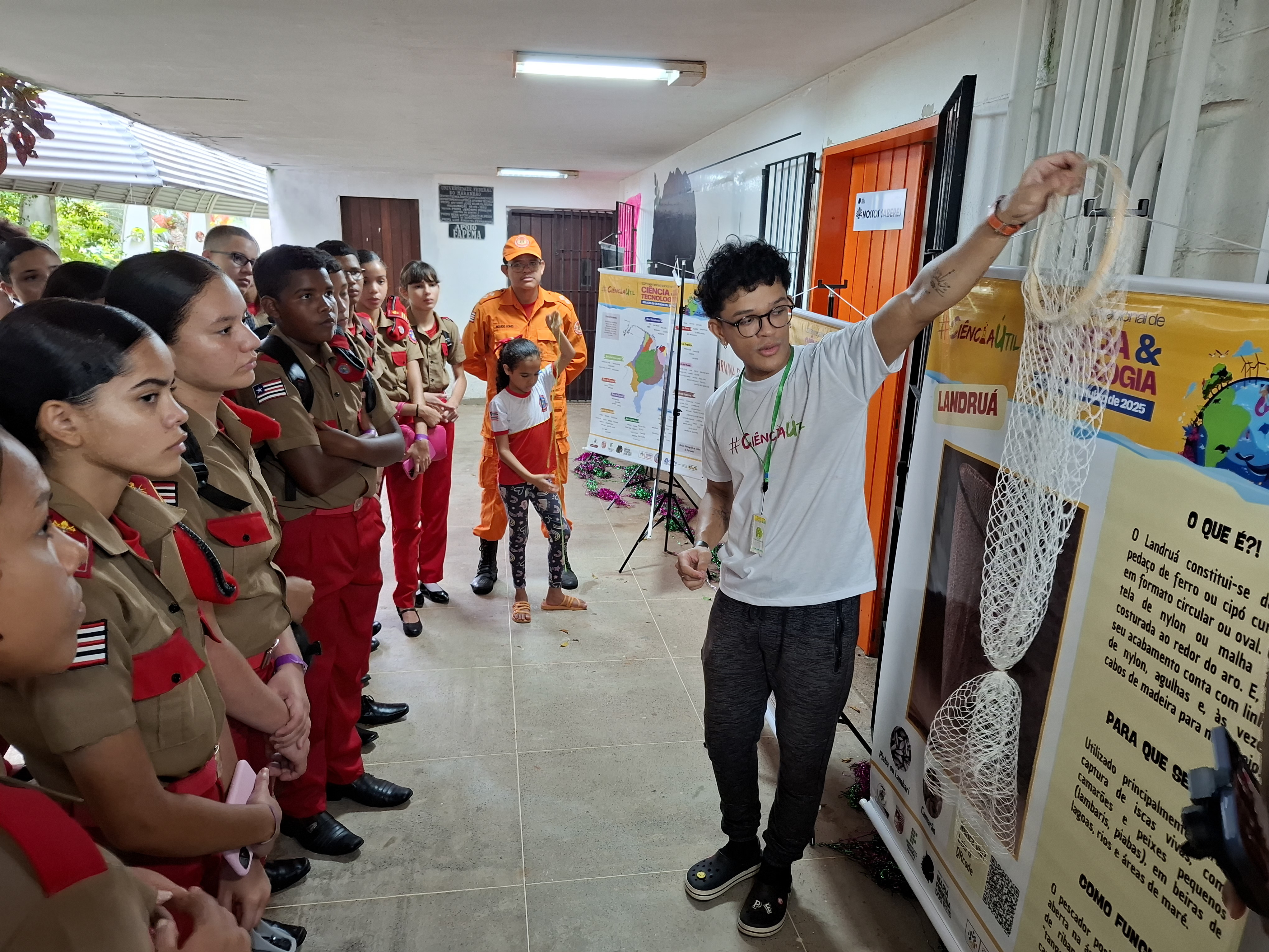 Projeto #CiênciaÚtil reúne estudantes na UFMA para oficinas, palestras e experimentos científicos