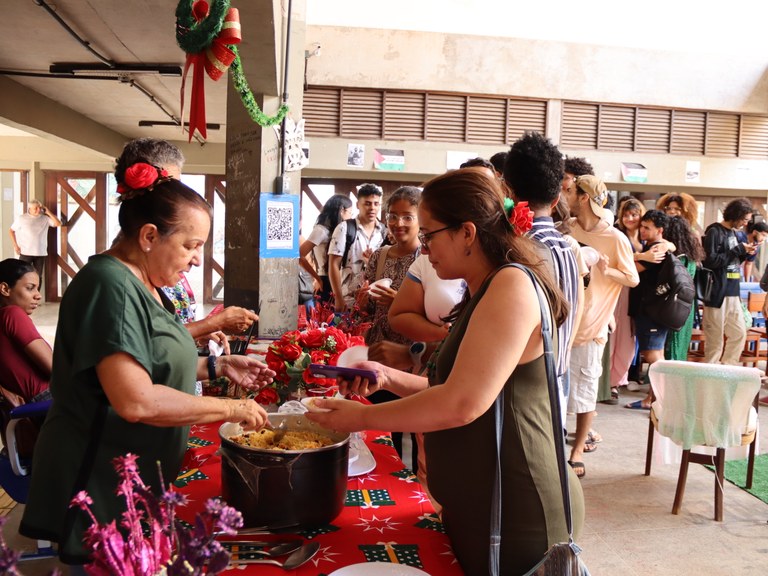 Projeto de extensão da UFMA realiza ação natalina