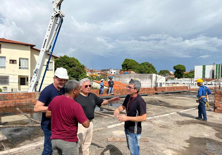21-01-2023 - Reitor acompanha de perto obra do prédio da Enfermagem, que entra em nova etapa (2).jpeg