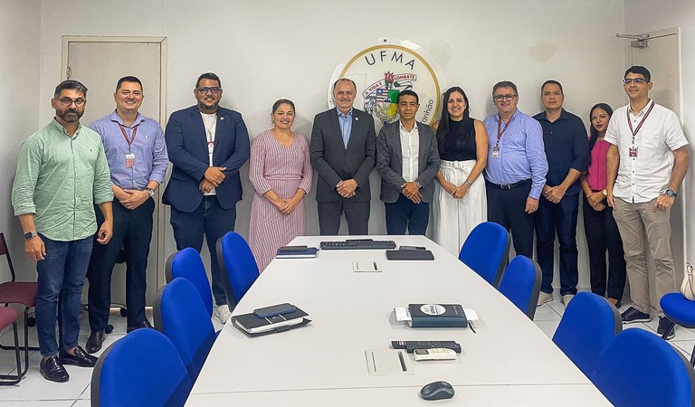 Reitor da UFMA aborda eficiência energética, acessibilidade e parcerias em reunião com parlamentares