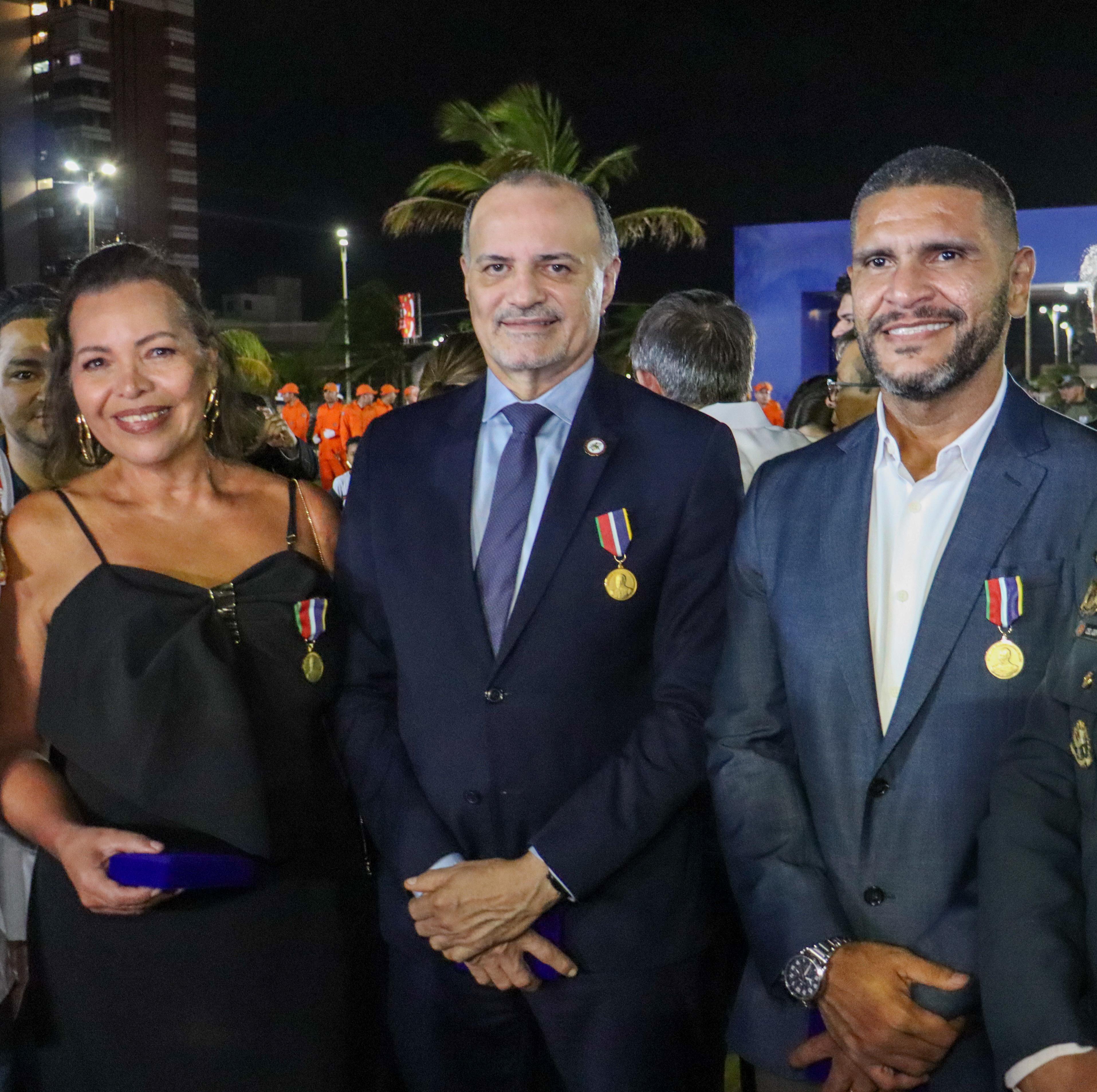 Reitor e professores da UFMA são condecorados com Medalha Brigadeiro Falcão pela Polícia Militar do Maranhão