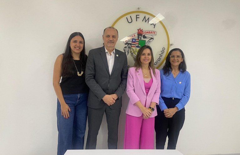 Reitor Fernando Carvalho e a Deputada Vivianne discutem melhorias para o campus de Balsas