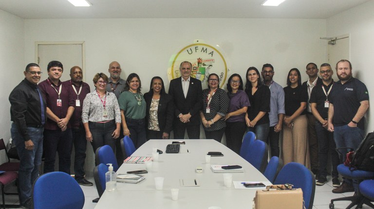 Reitor recebe visita da diretora de educação à distância da CAPES