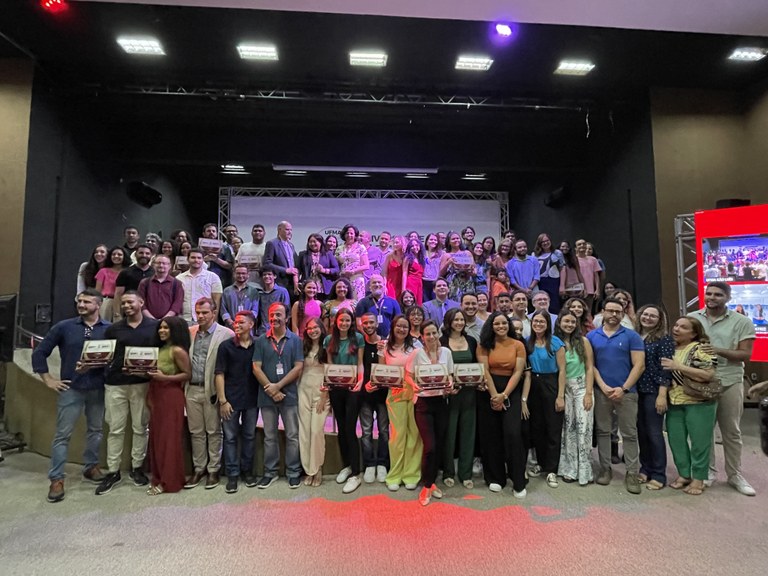 Semic e Semiti enceram com 75 pesquisas foram premiadas