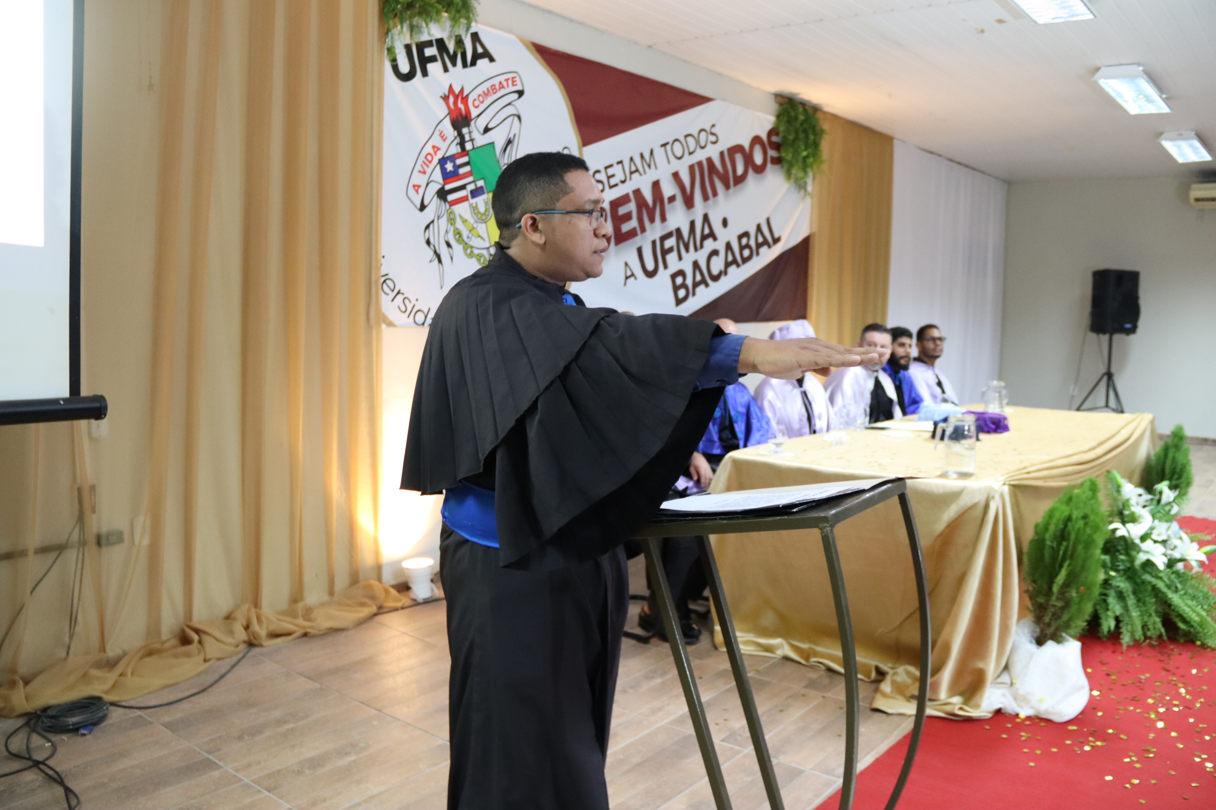 Sentimentos de gratidão e dever cumprido marcam colação de grau do Centro de Ciências de Bacabal