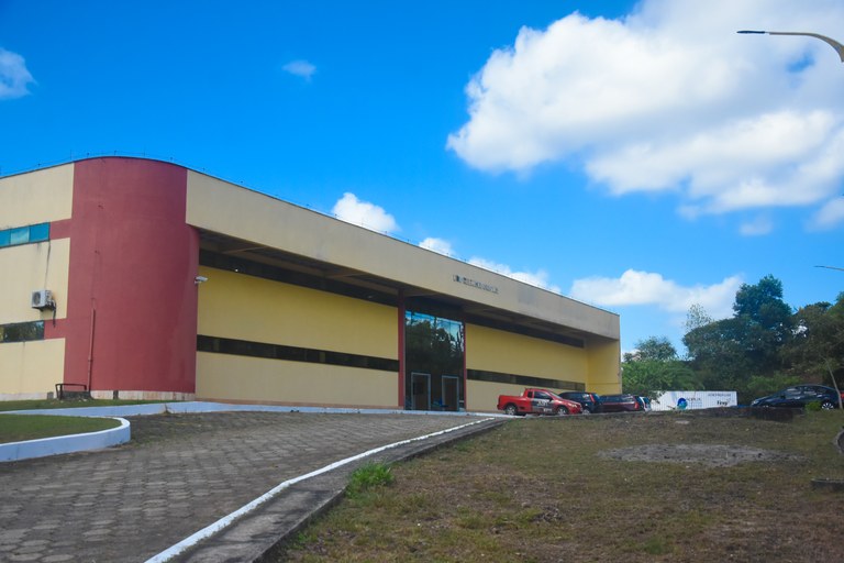 Superintendência de Infraestrutura da UFMA expande pontos de parada de ônibus dentro do câmpus São Luís