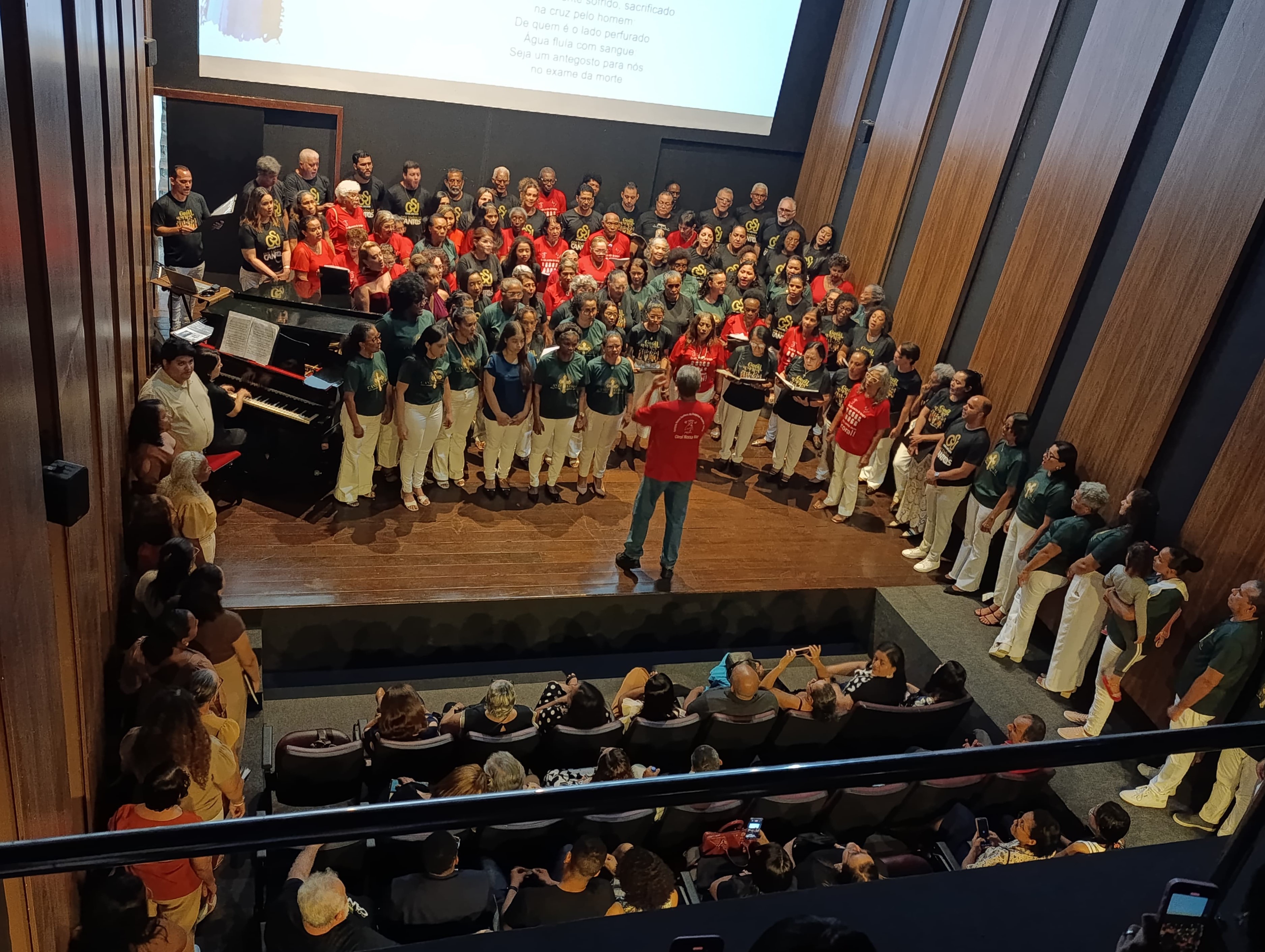 Tradição, fé e arte coral emocionam público no Recital de Páscoa 2025 da UFMA