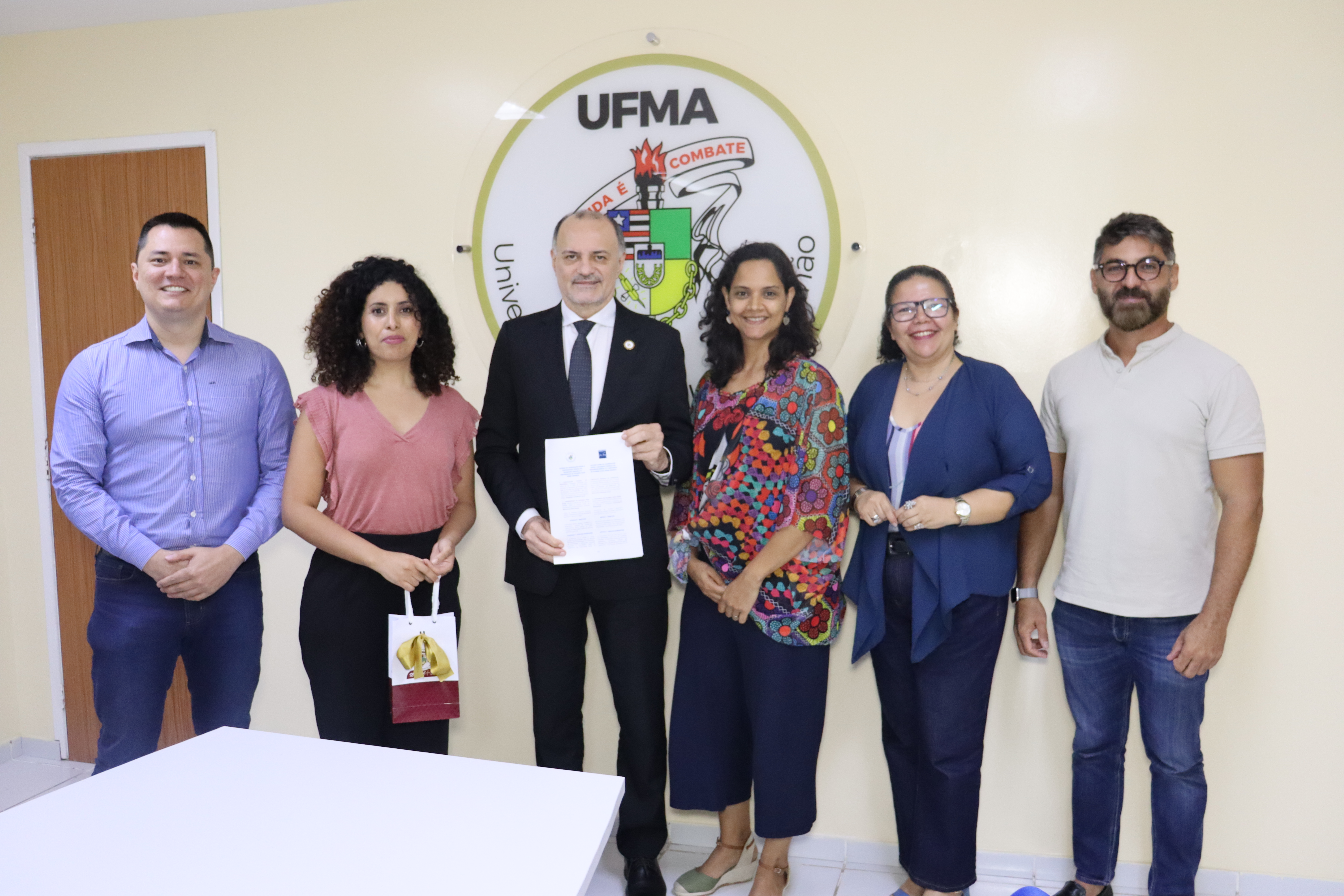 UFMA assina acordo de cooperação técnica com a Universidade de Picardie Jules Verne (França)