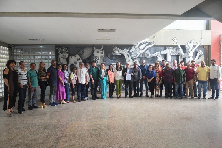 UFMA assina resolução do programa de qualificação dos técnicos administrativos em educação