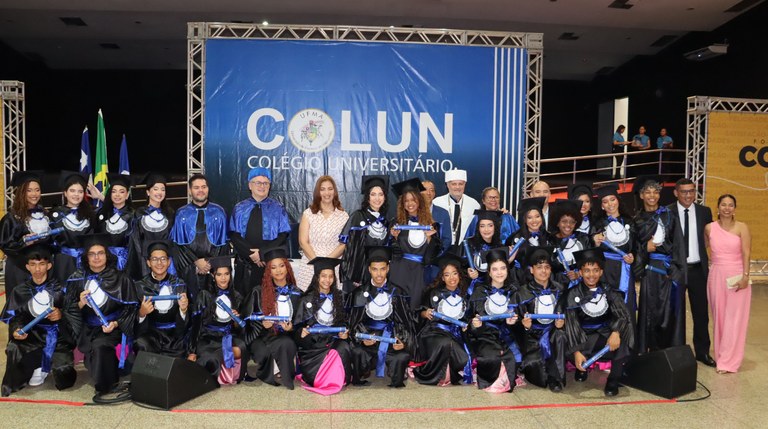 UFMA celebra formatura de 88 alunos do Colégio Universitário