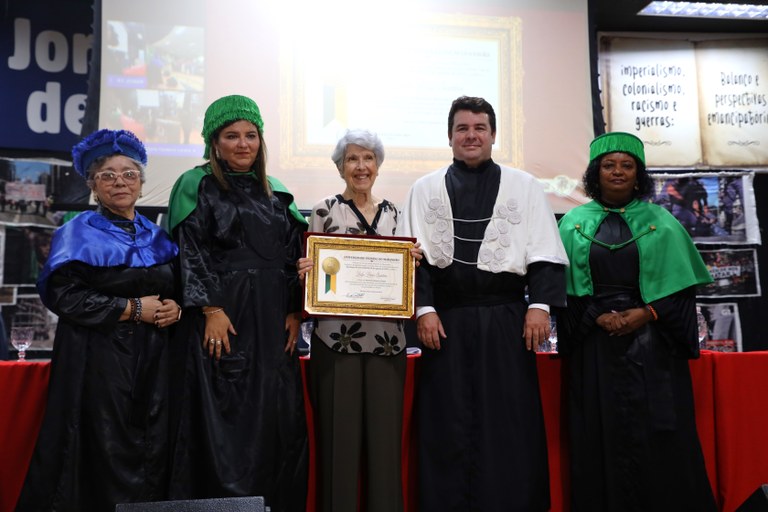 UFMA concede o título de Doutora Honoris Causa à assistente social Leila Lima Santos