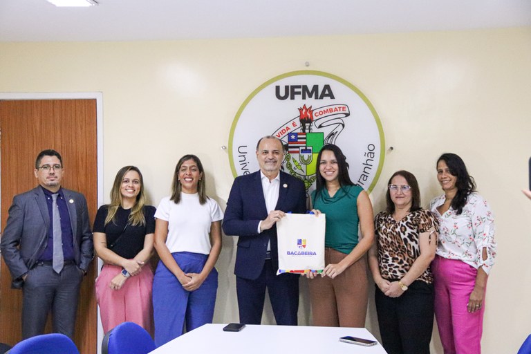 > UFMA discute parceria com prefeitura de Bacabeira em prol da educação do município