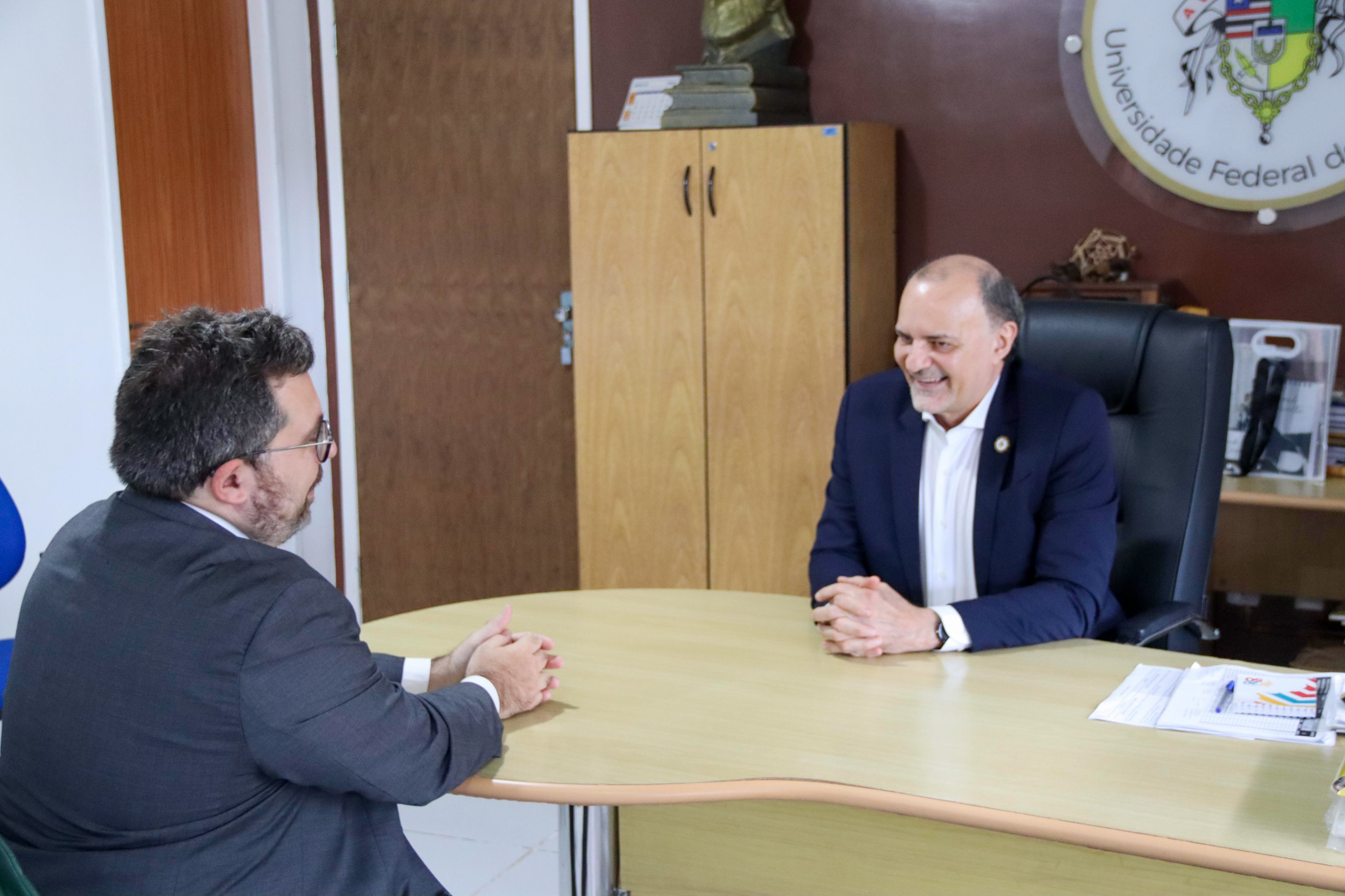 UFMA e Defensoria Pública dialogam sobre parceria que visa ampliar ações comunitárias