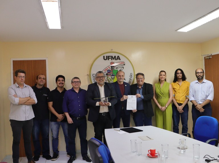 UFMA e FAPEMA assinam Acordo de Cooperação Técnica para a conclusão do nanossatélite Jussara-K