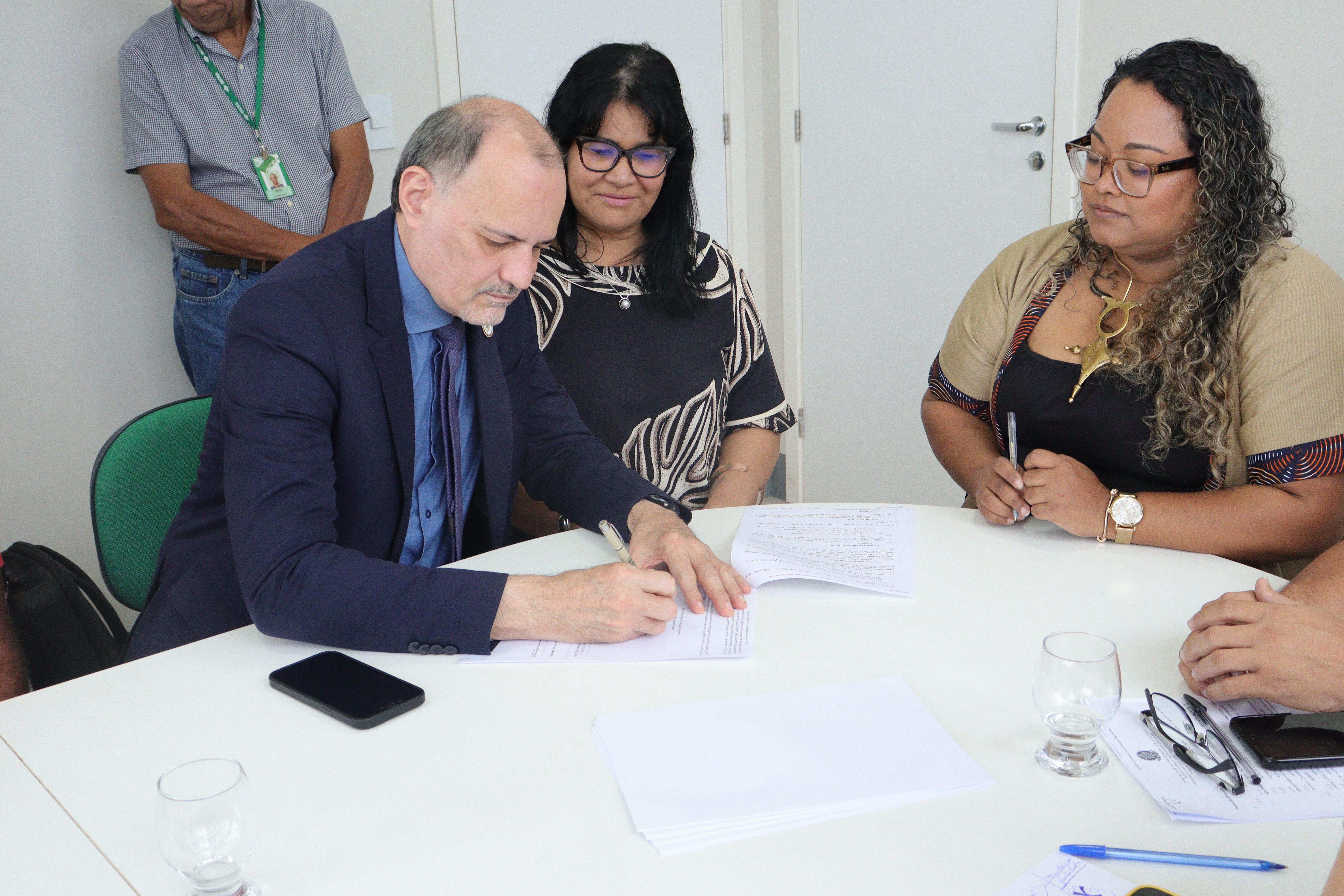 UFMA e INCRA assinam termo para Identificação e Delimitação de Territórios Quilombolas no Maranhão