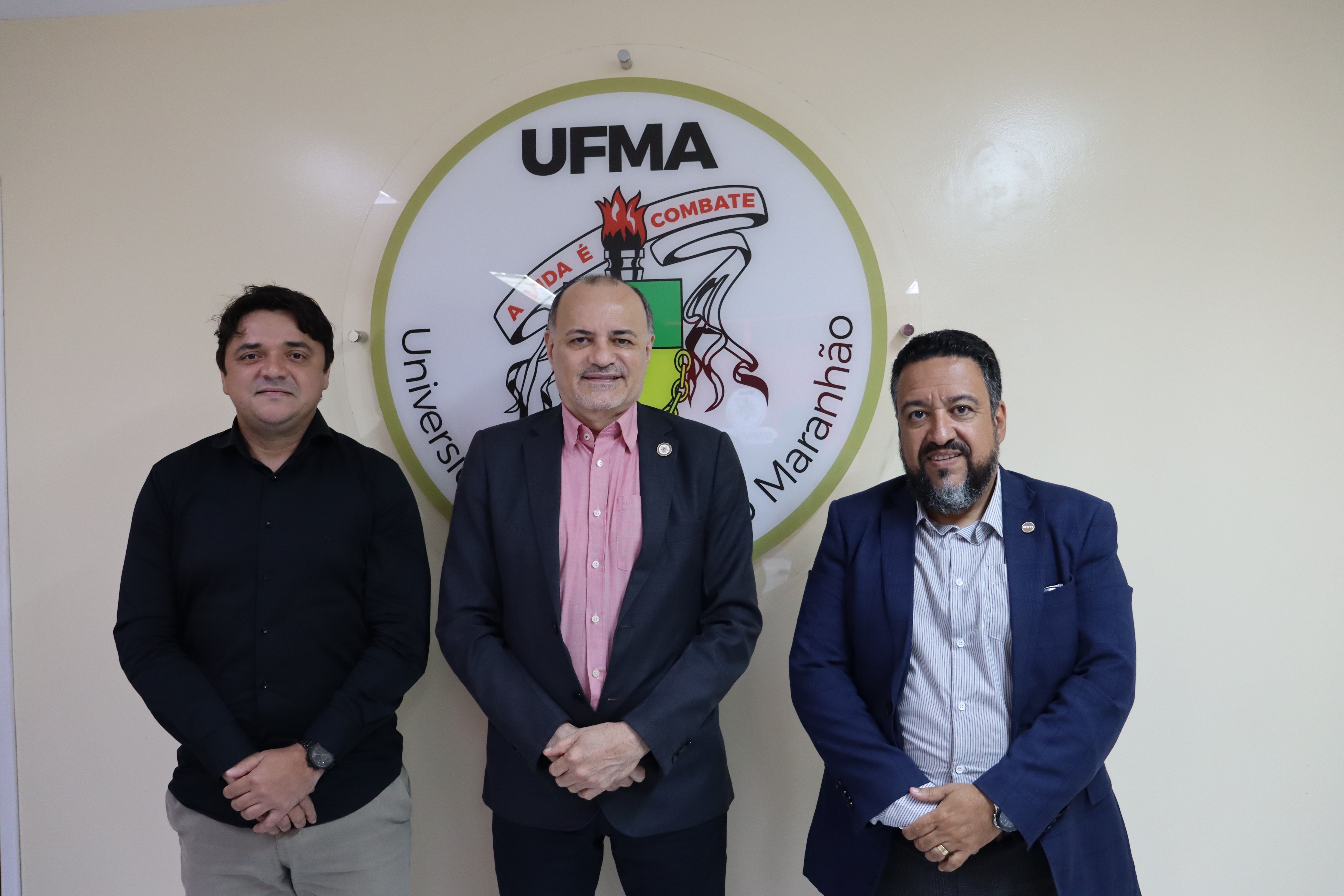 UFMA recebe representante do Ministério da Ciência, Tecnologia e Inovação (MCTI) e destaca potencial das ferramentas de IA