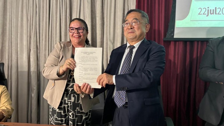 UFMA firma acordo internacional com a principal instituição de ciências sociais da China e passa a integrar rede global de estudos pela democracia