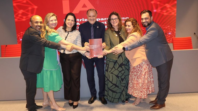 UFMA participa de discussões sobre inovação e Inteligência Artificial em políticas de educação superior