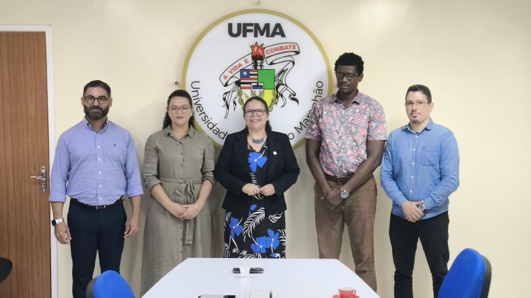 UFMA recebe representante da Universidade Eduardo Mondlane, de Moçambique, para tratar de projetos e parcerias em internacionalização