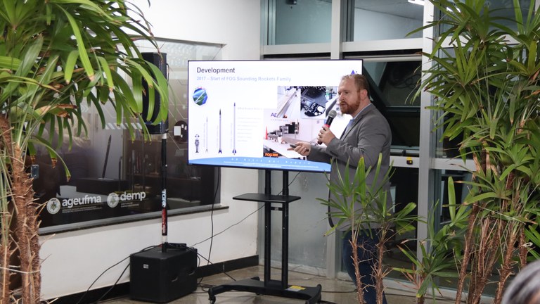 Em visita a UFMA, ministra Luciana Santos acompanha o teste de propelente do Veículo Lançador desenvolvido pela Acrux Aerospace Technologies