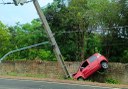 Acidentes-com-veiculos-batendo-em-postes-de-energia-eletrica-1024x717.jpg