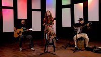 Artista que transforma experiências e histórias em música, tendo as artes como uma de suas principais referências