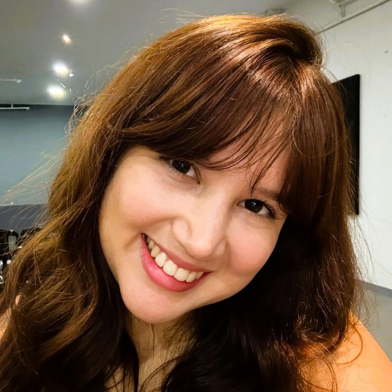 Brenda Dias Rocha é Mestra em Letras pela Universidade Estadual da Região Tocantina do Maranhão (UEMASUL)