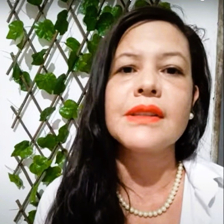 Rosianne Silva de Jesus é atriz e arte educadora, pessoa com a síndrome