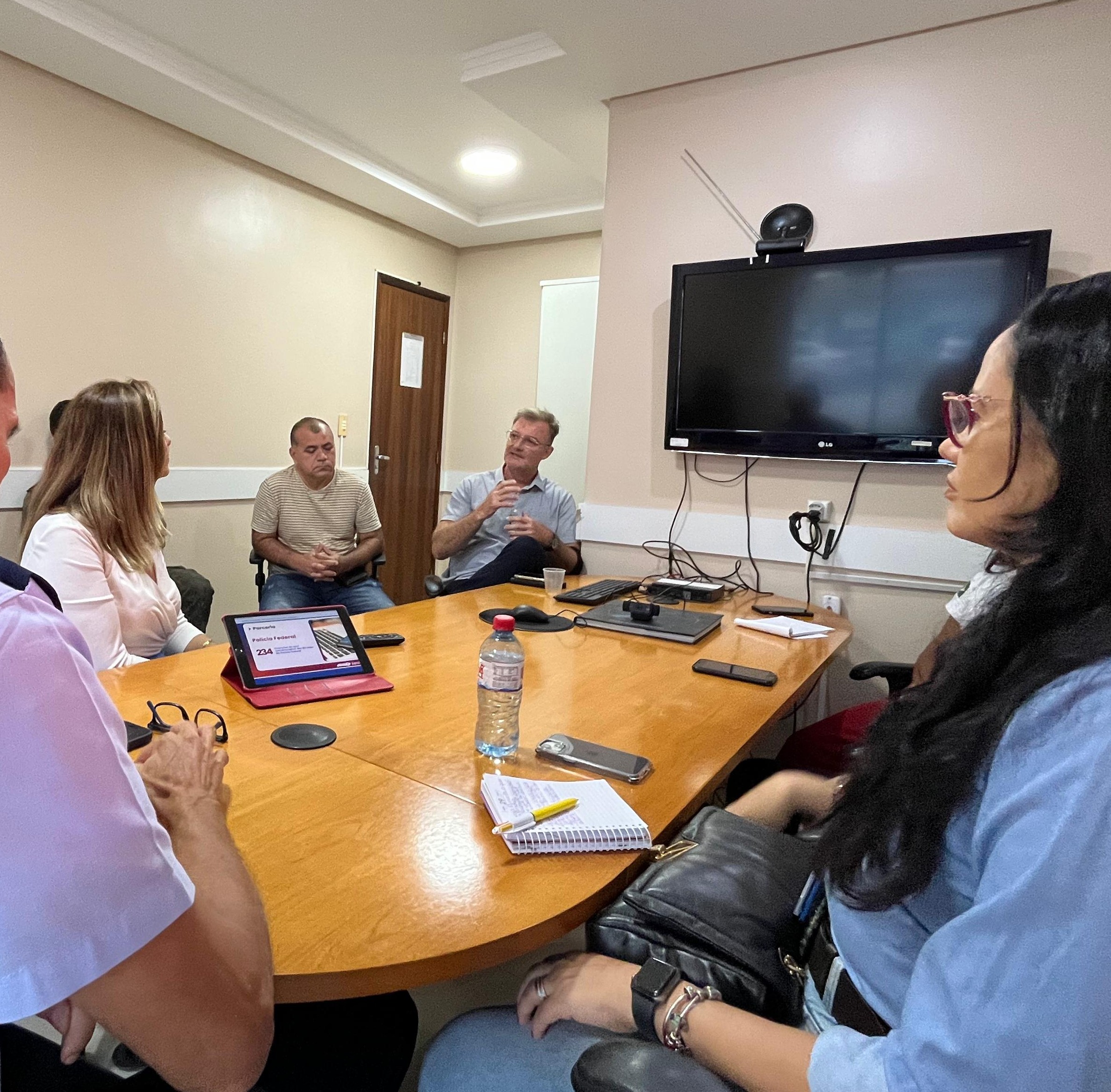Representantes da Universidade FM, CLA e AEB discutem futuras parcerias - Kariny Santiago - Copia.jpg