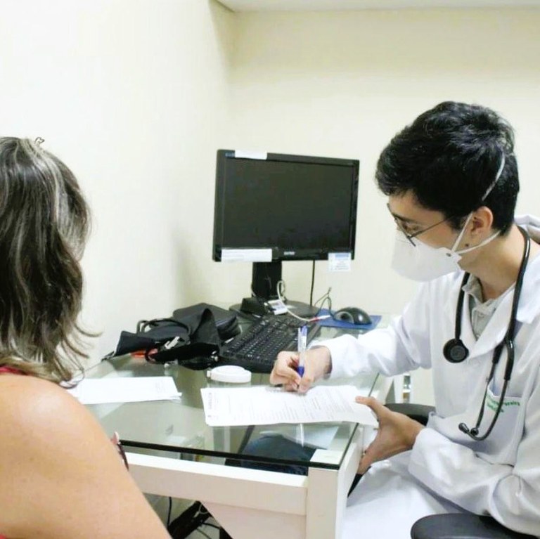 Atendimento no ambulatório multidisciplinar para doenças renais crônicas, no HU-UFMA