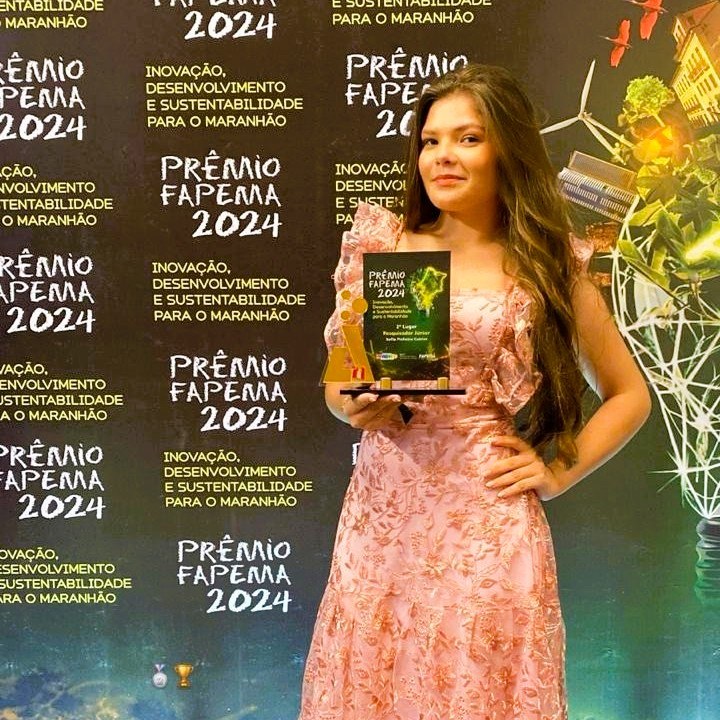 Sofia Cutrim é Técnica em Serviços Jurídicos pelo IEMA Pleno Halemto de Angelis - Viana.jpg