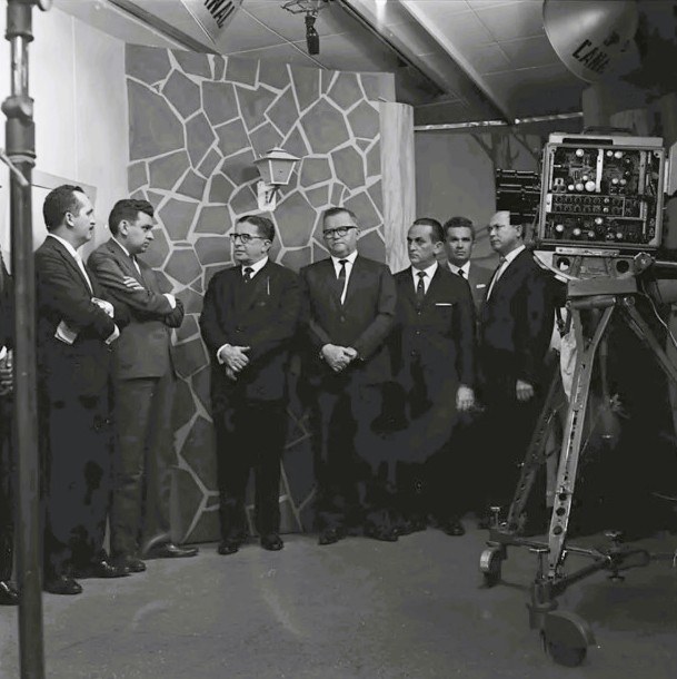 TV Difusora, 1963, Edifício João Goulart, Praça Pedro II, Centro - inauguração da primeira emissora de TV do Maranhão, fundada pelos irmãos Raimundo e Magno Bacelar - imagem - Arquivo Nacional.jpeg